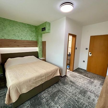 Hotel Brkic Sarajevo Airport - Free Parking Esterno foto
