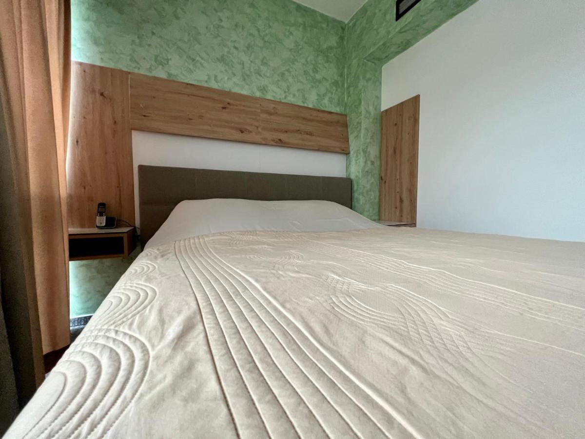 Hotel Brkic Sarajevo Airport - Free Parking Esterno foto