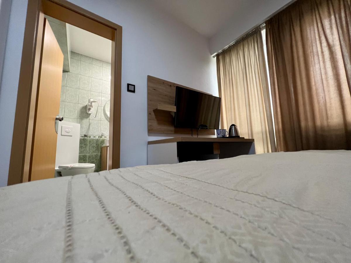 Hotel Brkic Sarajevo Airport - Free Parking Esterno foto