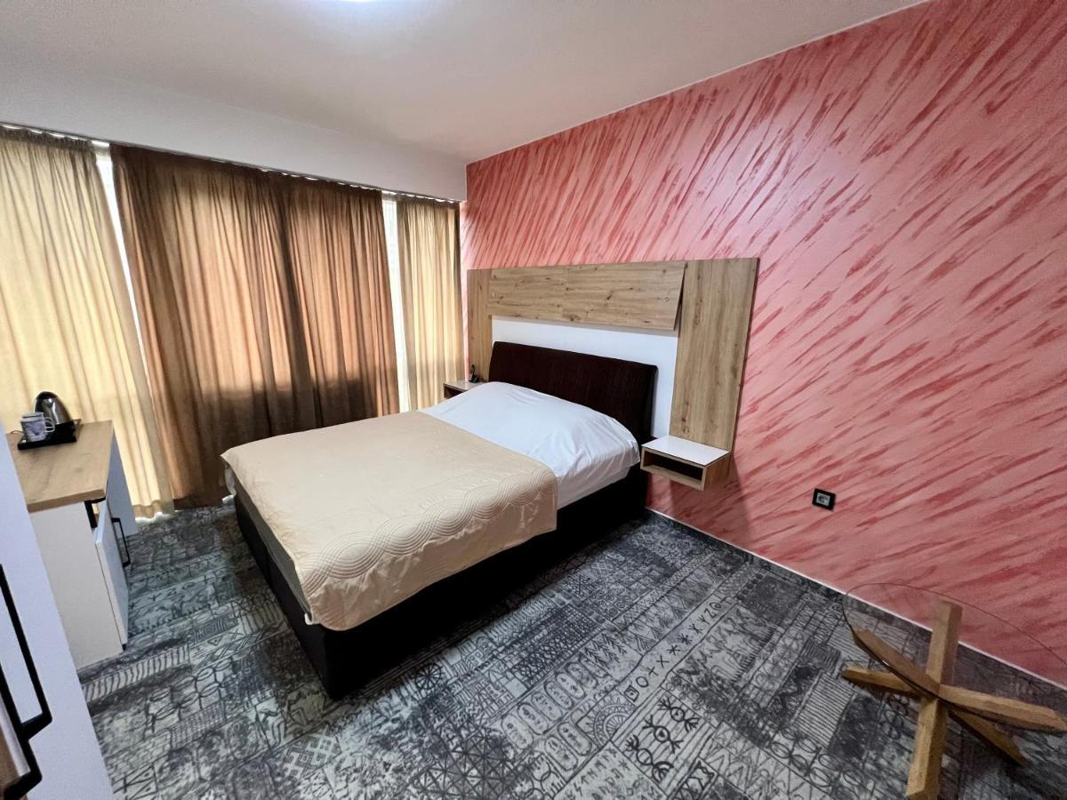 Hotel Brkic Sarajevo Airport - Free Parking Esterno foto
