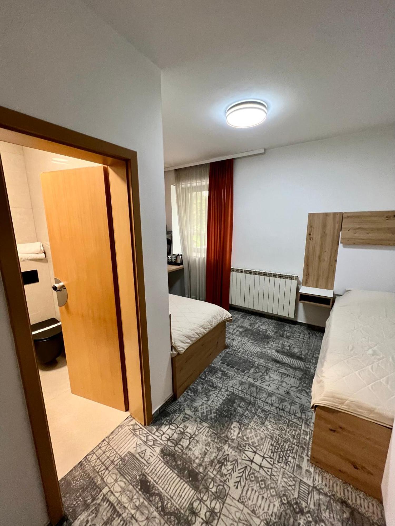 Hotel Brkic Sarajevo Airport - Free Parking Esterno foto