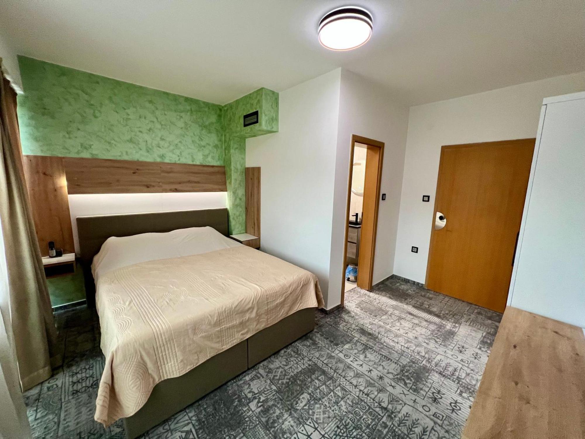 Hotel Brkic Sarajevo Airport - Free Parking Esterno foto
