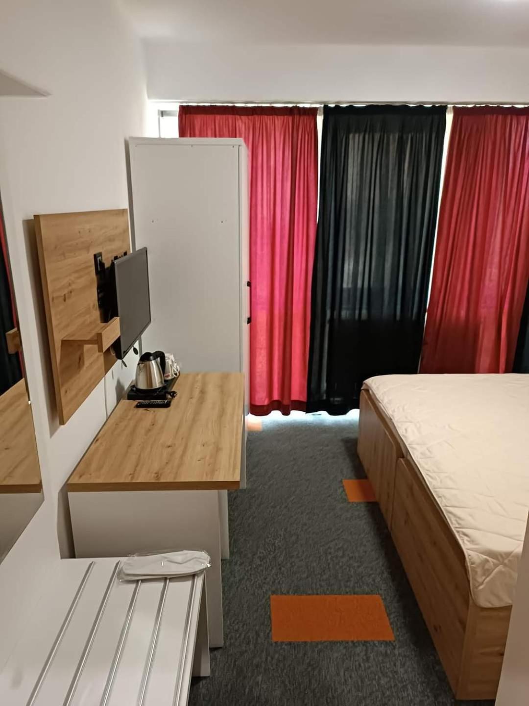 Hotel Brkic Sarajevo Airport - Free Parking Esterno foto
