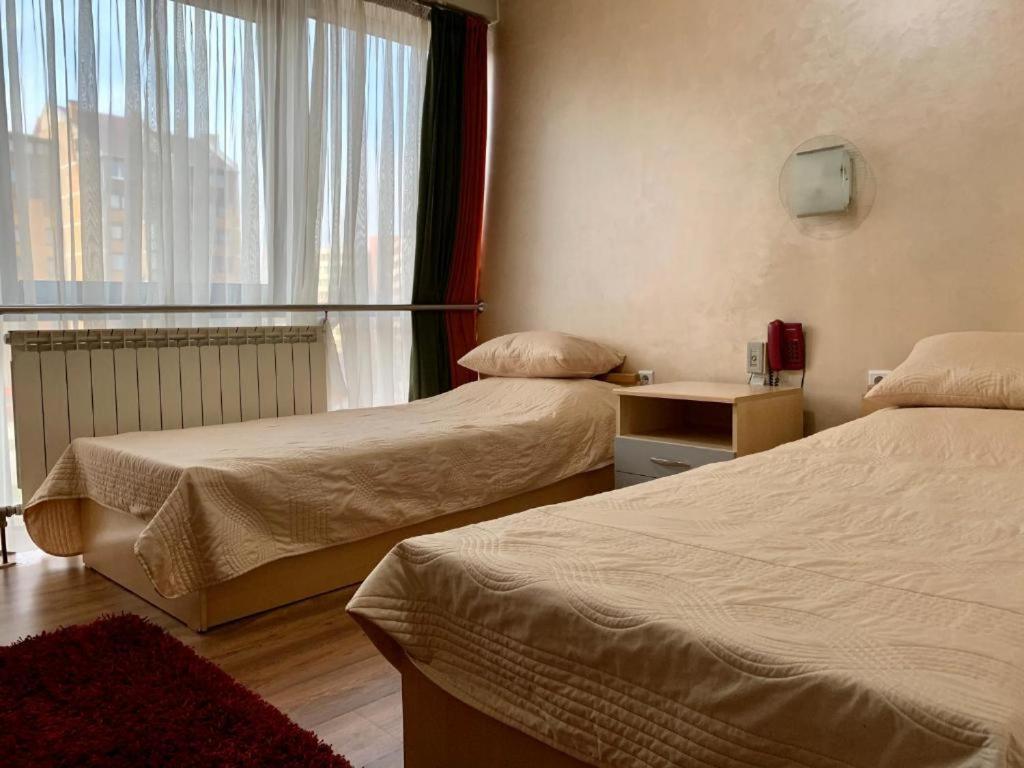 Hotel Brkic Sarajevo Airport - Free Parking Esterno foto