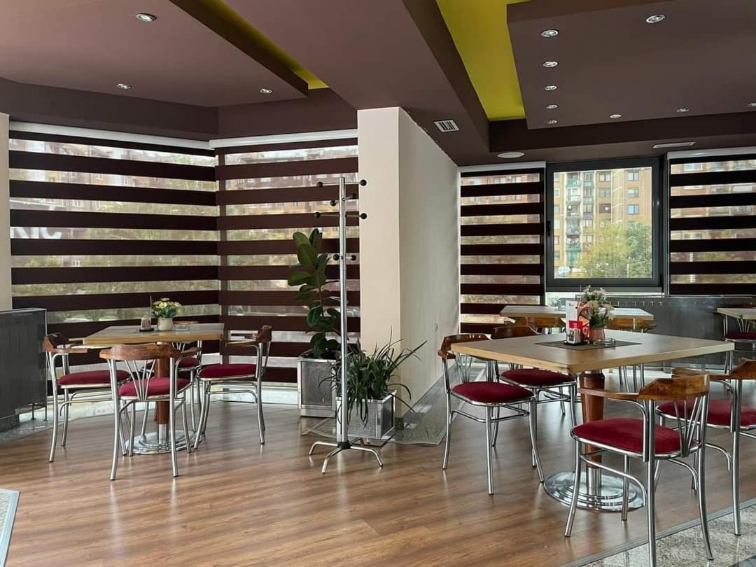 Hotel Brkic Sarajevo Airport - Free Parking Esterno foto