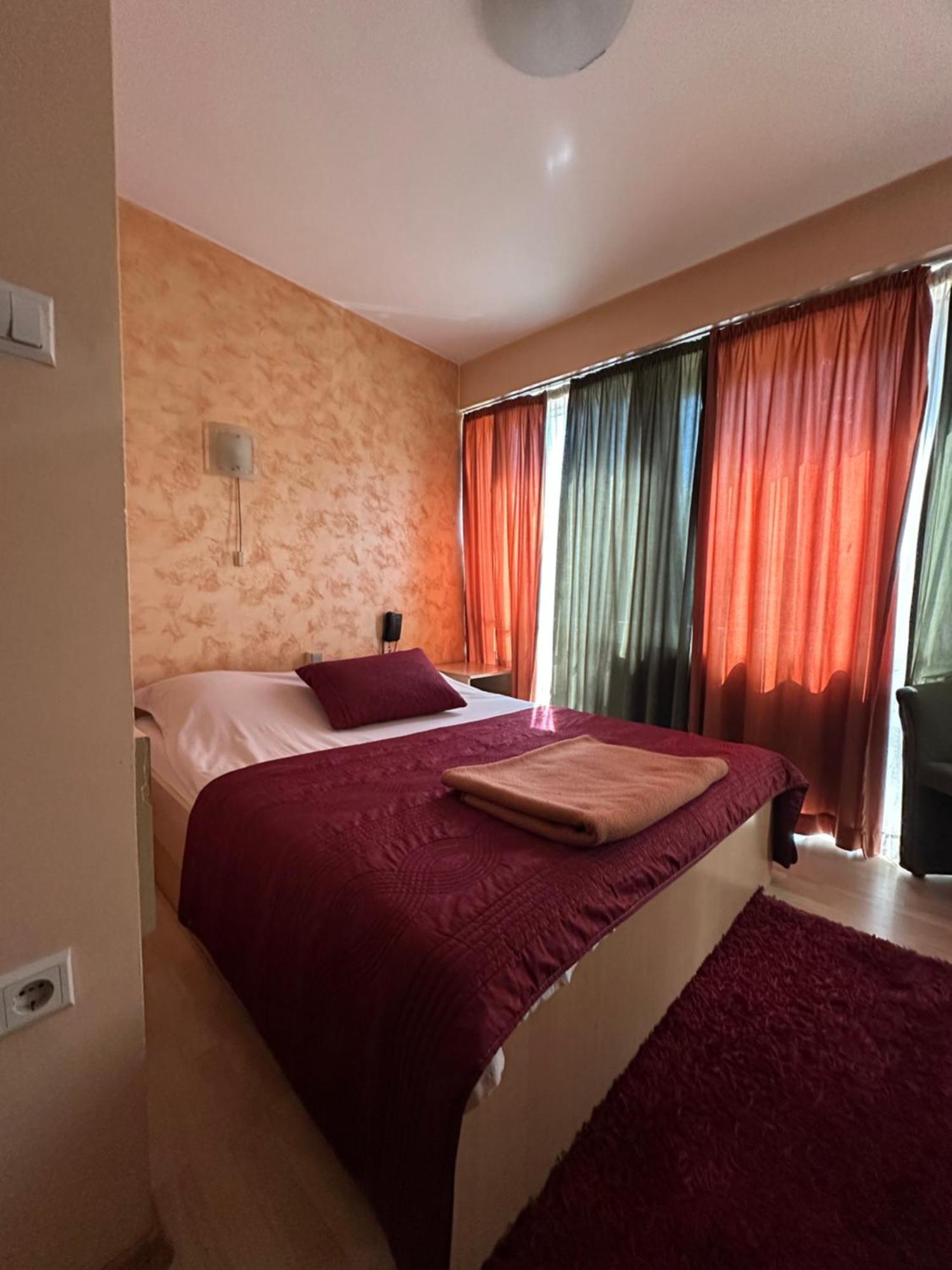 Hotel Brkic Sarajevo Airport - Free Parking Esterno foto