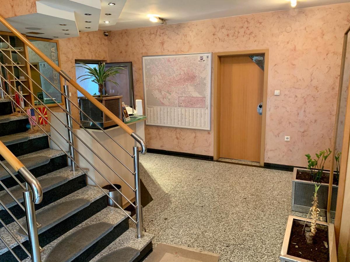 Hotel Brkic Sarajevo Airport - Free Parking Esterno foto